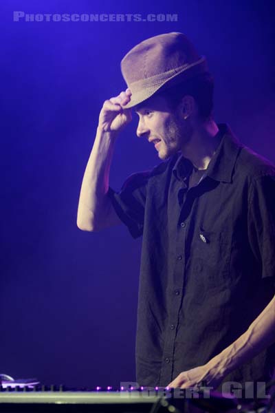 LE CHAPELIER FOU - 2009-10-06 - PARIS - La Maroquinerie - 